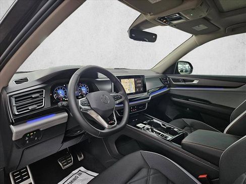 Used 2024 Volkswagen Atlas Peak Edition SEL AWD/4WD image 13