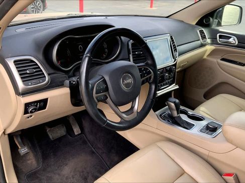 Used 2019 Jeep Grand Cherokee Limited w/ Trailer Tow Group IV AWD/4WD image 18