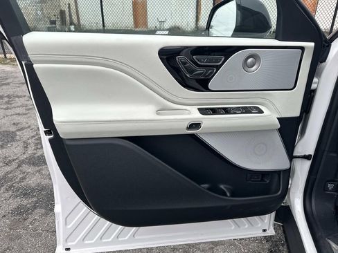 New 2026 Lincoln Aviator Black Label image 10