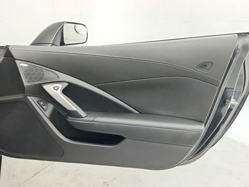 Certified 2014 Chevrolet Corvette Z51 w/ 2LT Preferred Equipment Group image 18