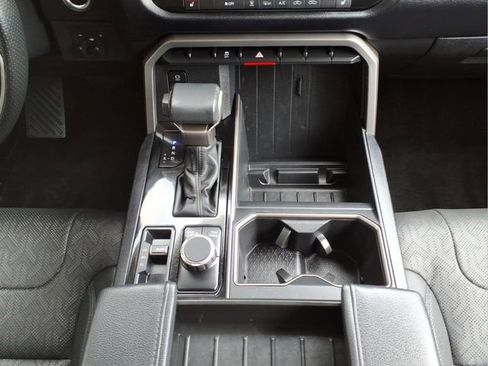 Used 2022 Toyota Tundra SR5 w/ SR5 Premium Package image 22