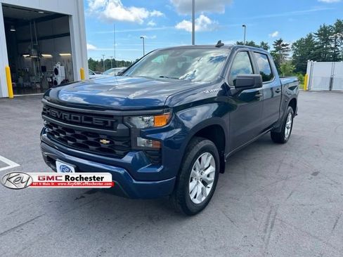 Used 2022 Chevrolet Silverado 1500 Custom AWD/4WD image 1