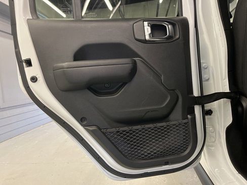 Used 2023 Jeep Wrangler Unlimited Sport image 30