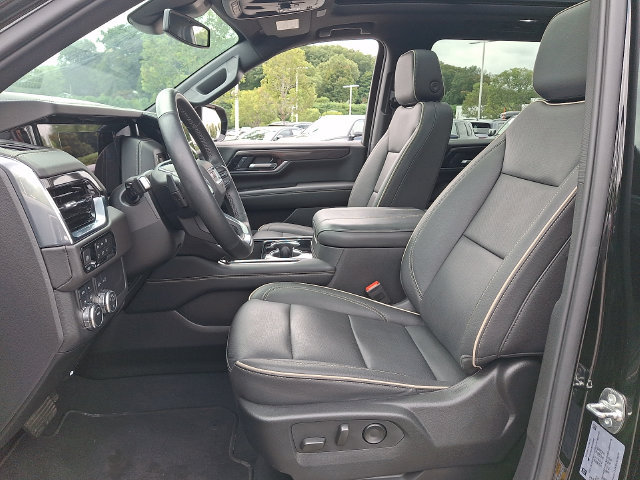 Used 2025 GMC Yukon XL Elevation AWD/4WD image 2