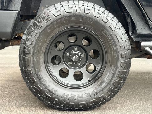 Used 2016 Jeep Wrangler Unlimited Sport w/ Connectivity Group image 11