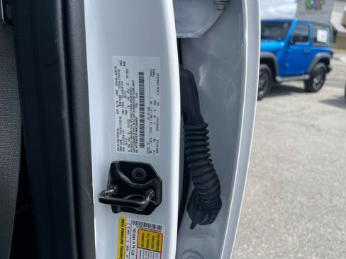 Used 2019 Ford F150 XLT w/ Equipment Group 302A Luxury AWD/4WD image 32