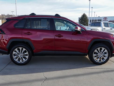Certified 2021 Toyota RAV4 XLE Premium image 9
