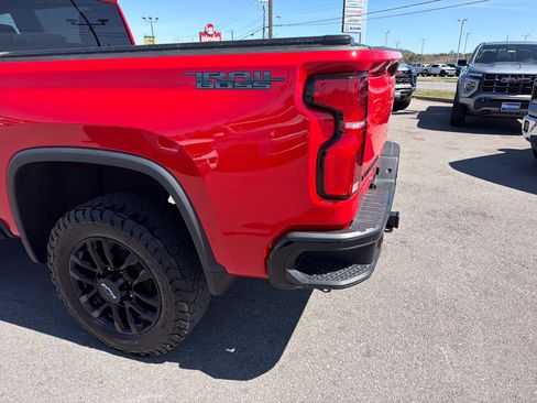 Used 2025 Chevrolet Silverado 2500 LT w/ Trail Boss Package AWD/4WD image 10