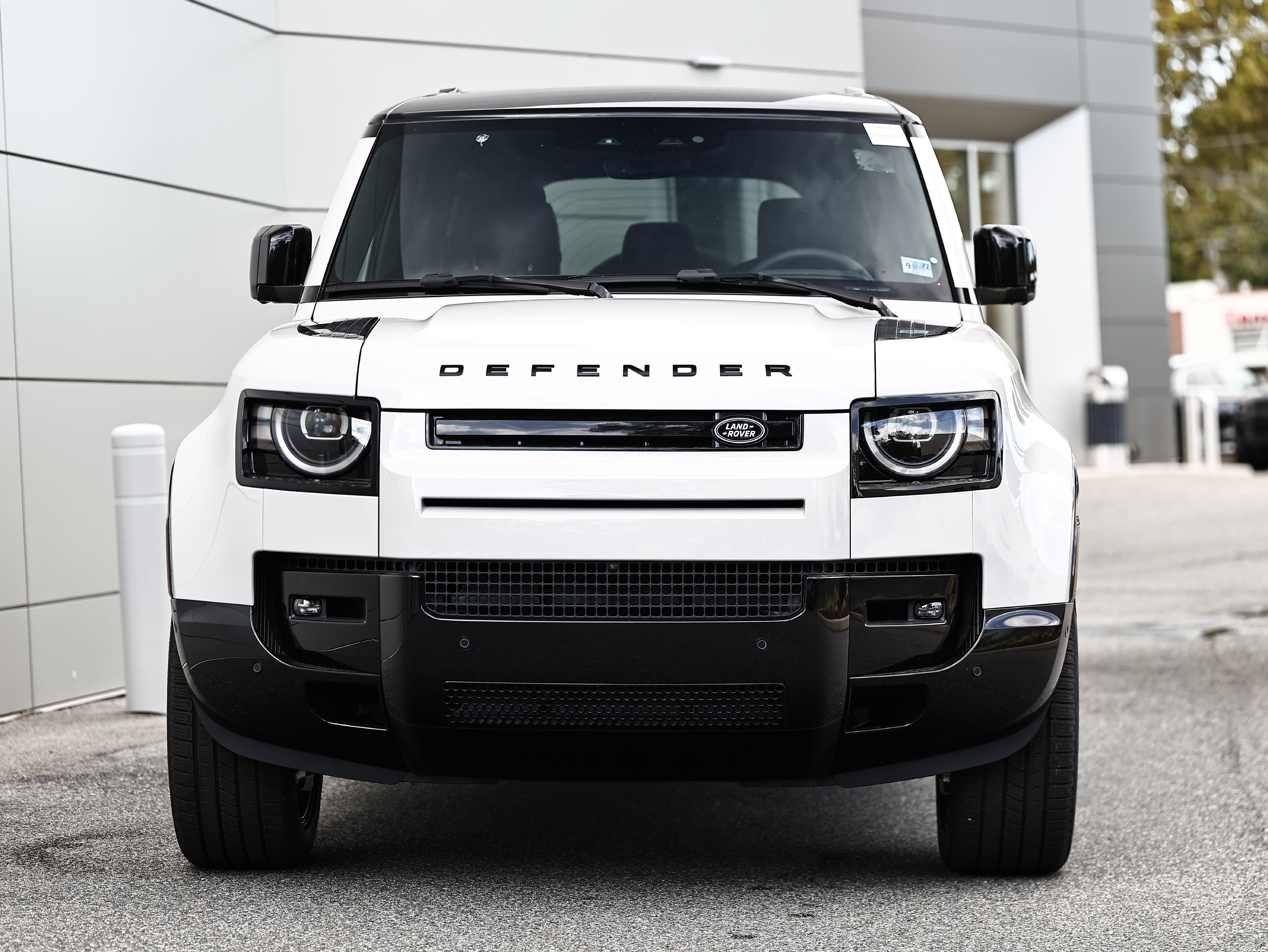 New 2026 Land Rover Defender 110 X-Dynamic SE AWD/4WD image 16