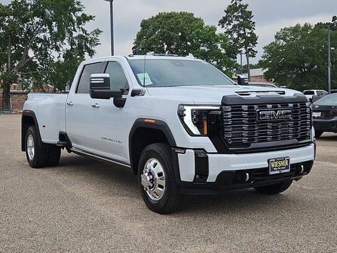 New 2026 GMC Sierra 3500 Denali Ultimate AWD/4WD image 3