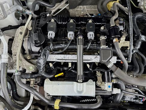 Used 2020 Nissan Kicks SV image 38