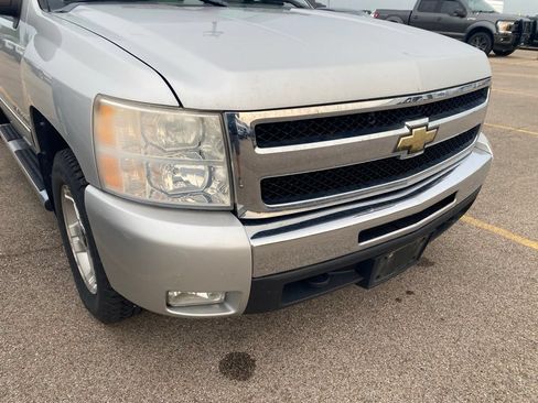 Used 2011 Chevrolet Silverado 1500 LT w/ All-Star Edition AWD/4WD image 4