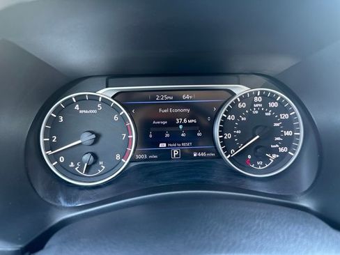 Used 2025 Nissan Sentra SV w/ Trunk Package image 14