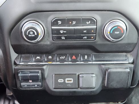 Used 2023 Chevrolet Silverado 1500 W/T w/ Trailering Package AWD/4WD image 19