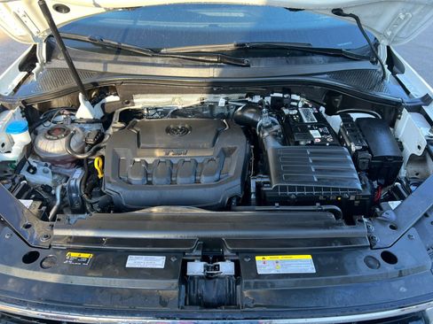 Used 2023 Volkswagen Tiguan SE R-Line image 38