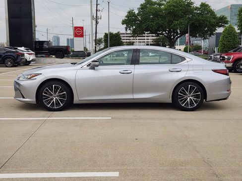 Used 2023 Lexus ES 350 w/ Premium Package image 4