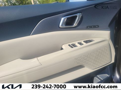 New 2026 Kia Carnival EX FWD image 23