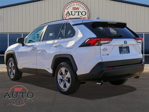 Used 2022 Toyota RAV4 LE image 5
