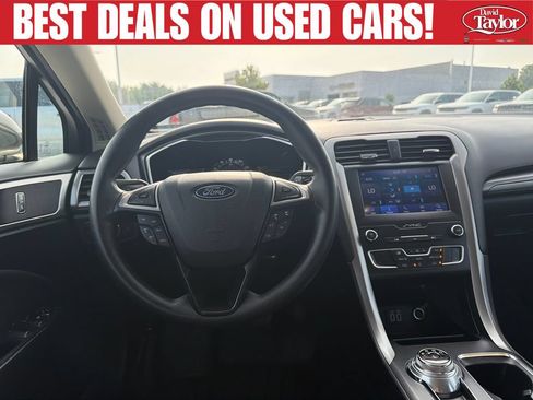 Used 2020 Ford Fusion SE FWD image 25