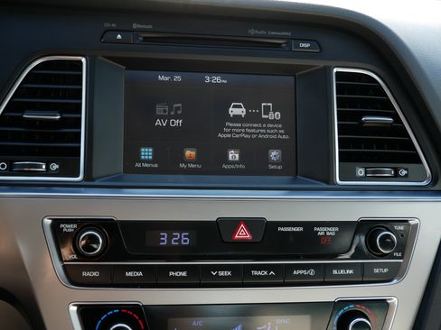 Used 2017 Hyundai Sonata Limited image 22