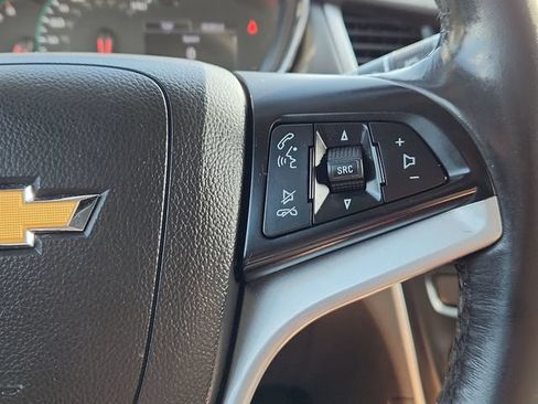 Used 2019 Chevrolet Trax LT w/ LT Convenience Package FWD image 37