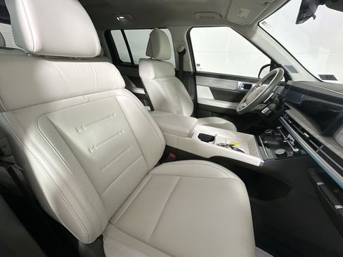 Used 2024 Hyundai Santa Fe Calligraphy AWD/4WD image 25