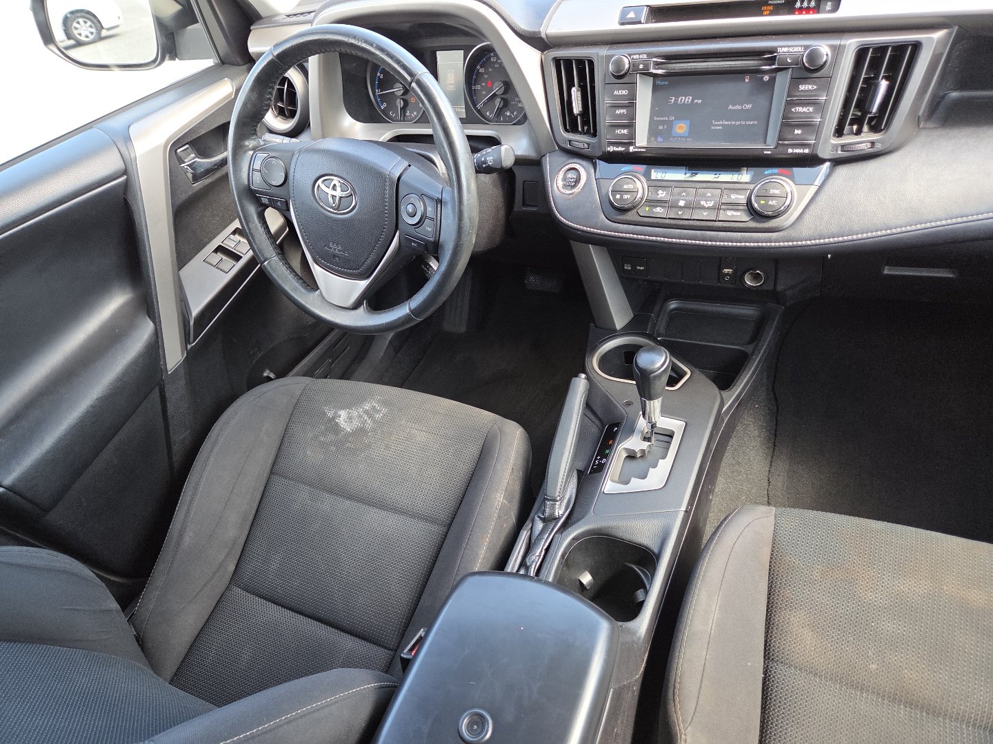 Used 2018 Toyota RAV4 XLE w/ Plus Extra Value Package FWD image 22