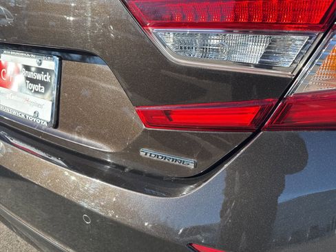 Used 2018 Honda Accord Touring image 8