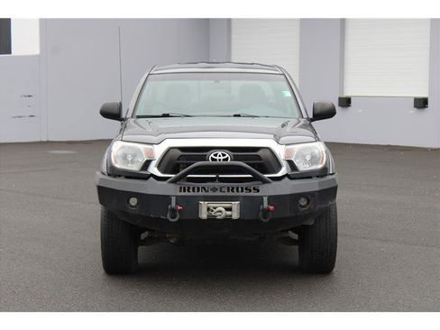 Used 2015 Toyota Tacoma 4x4 Double Cab w/ TRD Off-Road Package image 5