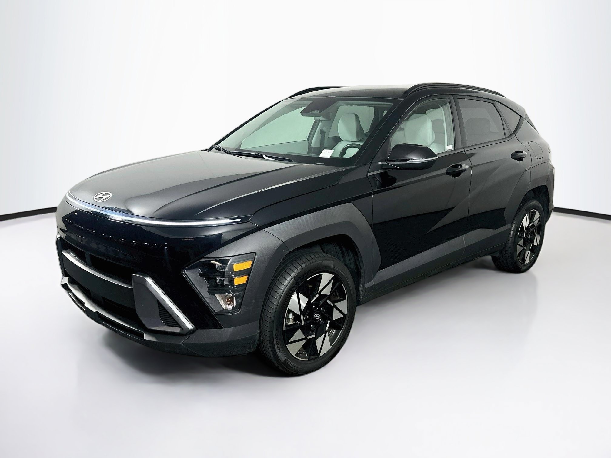 Used 2025 Hyundai Kona SEL AWD/4WD image 3