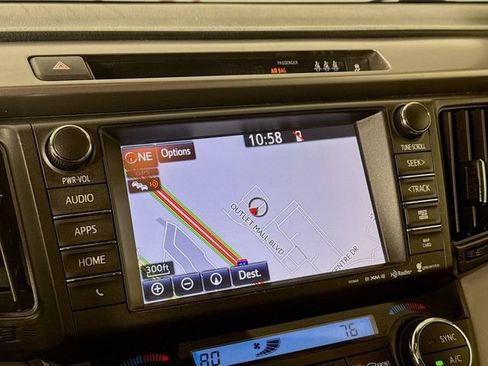 Used 2018 Toyota RAV4 Limited image 16