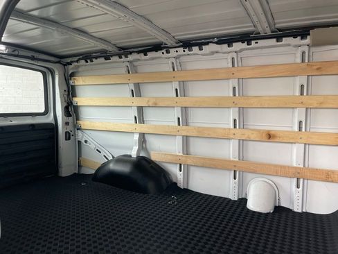 Used 2024 GMC Savana 2500 w/ Driver Convenience Package image 16