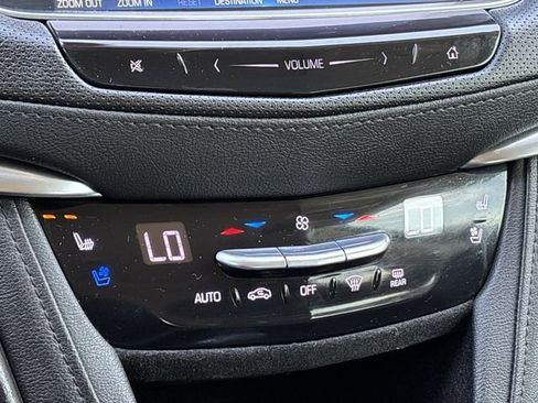 Used 2019 Cadillac XT5 Premium Luxury image 17