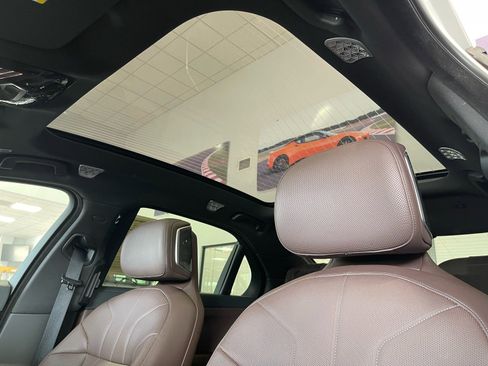 Used 2024 BMW i7 xDrive60 AWD/4WD image 27