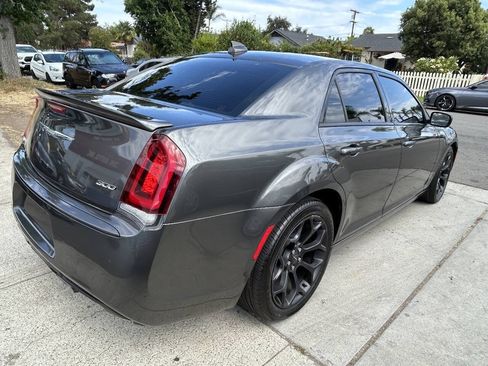 Used 2019 Chrysler 300 Touring w/ Sport Appearance Package RWD image 9