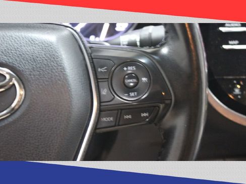 Used 2020 Toyota Camry SE image 18