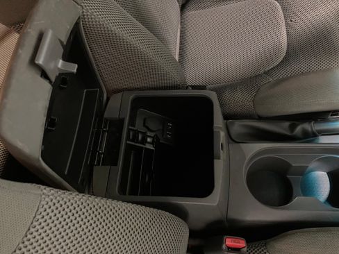 Used 2015 Nissan Frontier SV image 6