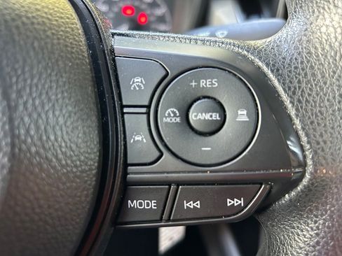 Used 2025 Toyota Corolla Cross L FWD image 18