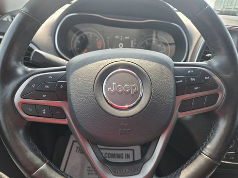 Used 2021 Jeep Cherokee Latitude Plus AWD/4WD image 14
