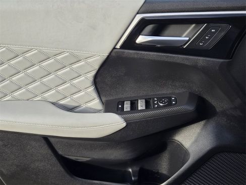 New 2025 Mitsubishi Outlander SEL image 18