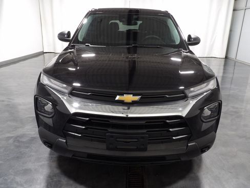 Used 2023 Chevrolet TrailBlazer LS FWD image 3