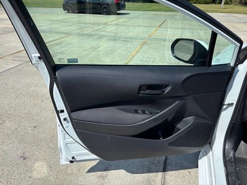 Used 2024 Toyota Corolla LE FWD image 9