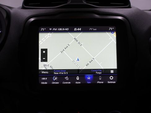 Certified 2023 Jeep Renegade Latitude w/ Sun/Sound Group AWD/4WD image 29