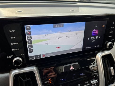 Used 2022 Kia Sorento SX w/ Panoramic Sunroof Package image 43