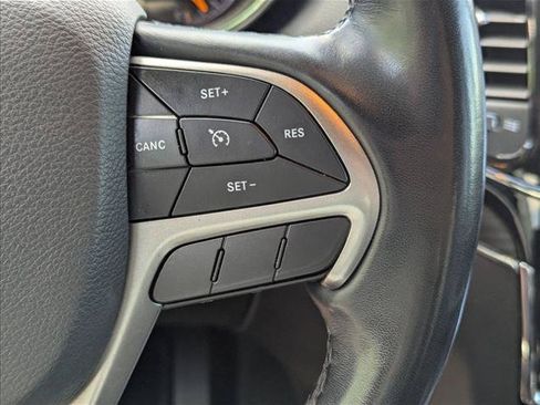 Used 2021 Jeep Grand Cherokee Limited AWD/4WD image 12