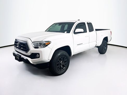 Used 2022 Toyota Tacoma SR5 image 3