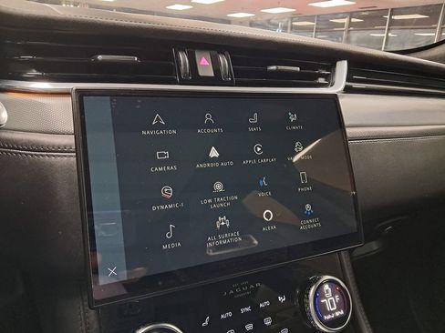 Used 2021 Jaguar F-PACE SVR image 35