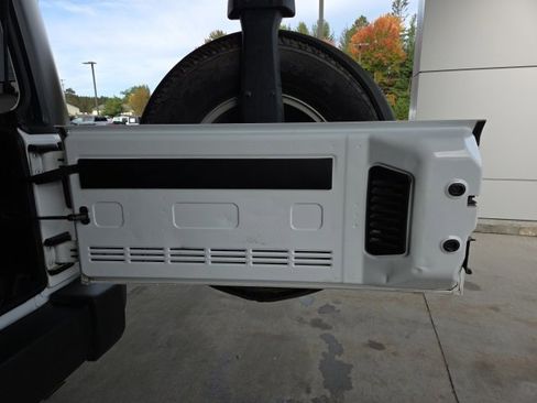 Used 2013 Jeep Wrangler Sport image 26