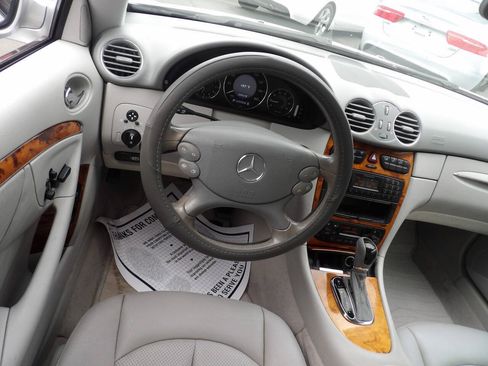Used 2003 Mercedes-Benz CLK 320 Coupe image 5