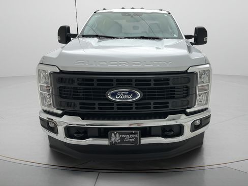 New 2026 Ford F250 XL w/ XL Chrome Package AWD/4WD image 3